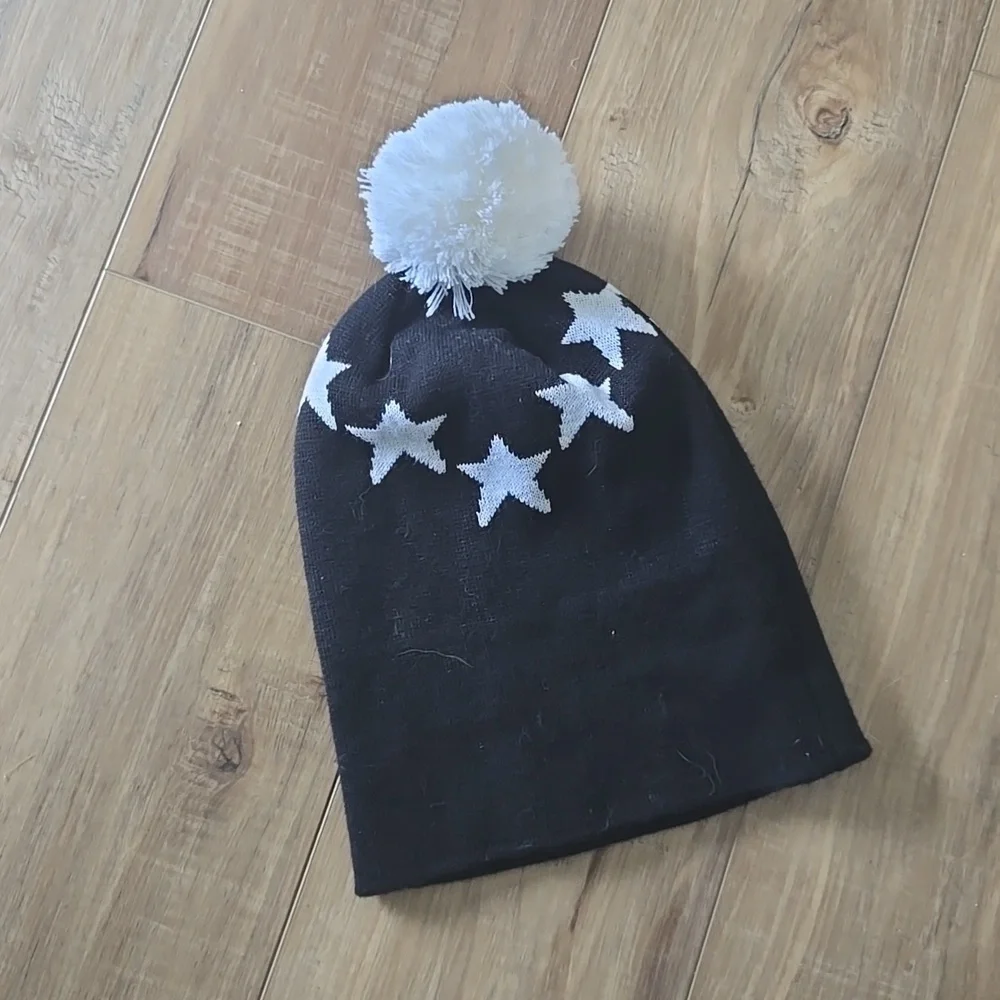 Black Winter Star Pom Beanie Unisex